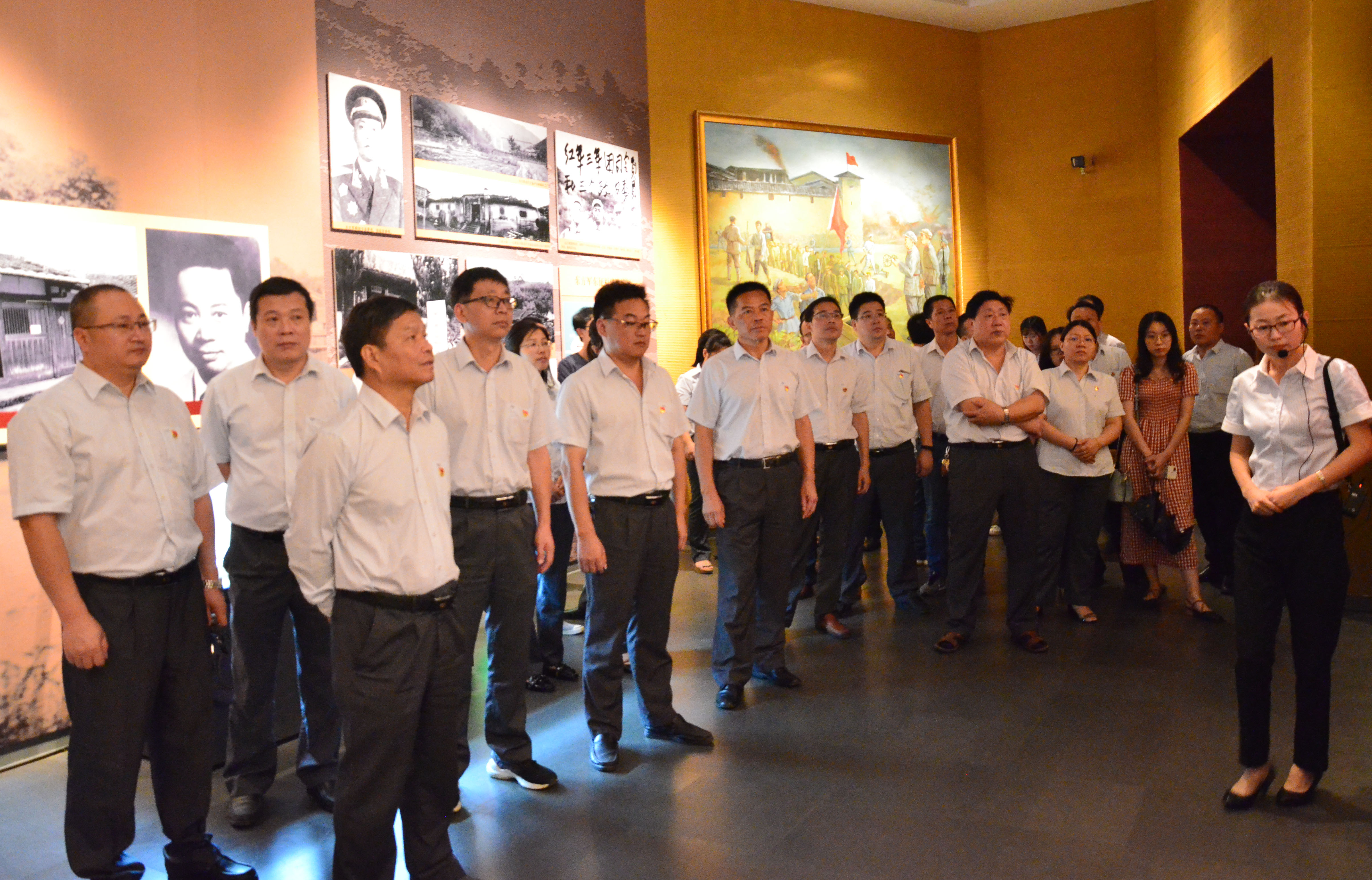 到市博物馆发展“主题党日”活动3.JPG