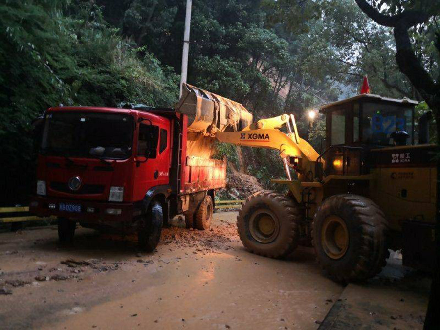 应对眉山突发暴雨灾情2.jpg 应对眉山突发暴雨灾情2.jpg