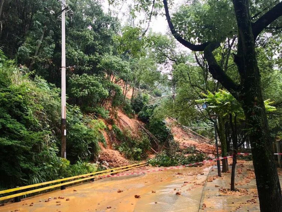 应对眉山突发暴雨灾情3.jpg 应对眉山突发暴雨灾情3.jpg