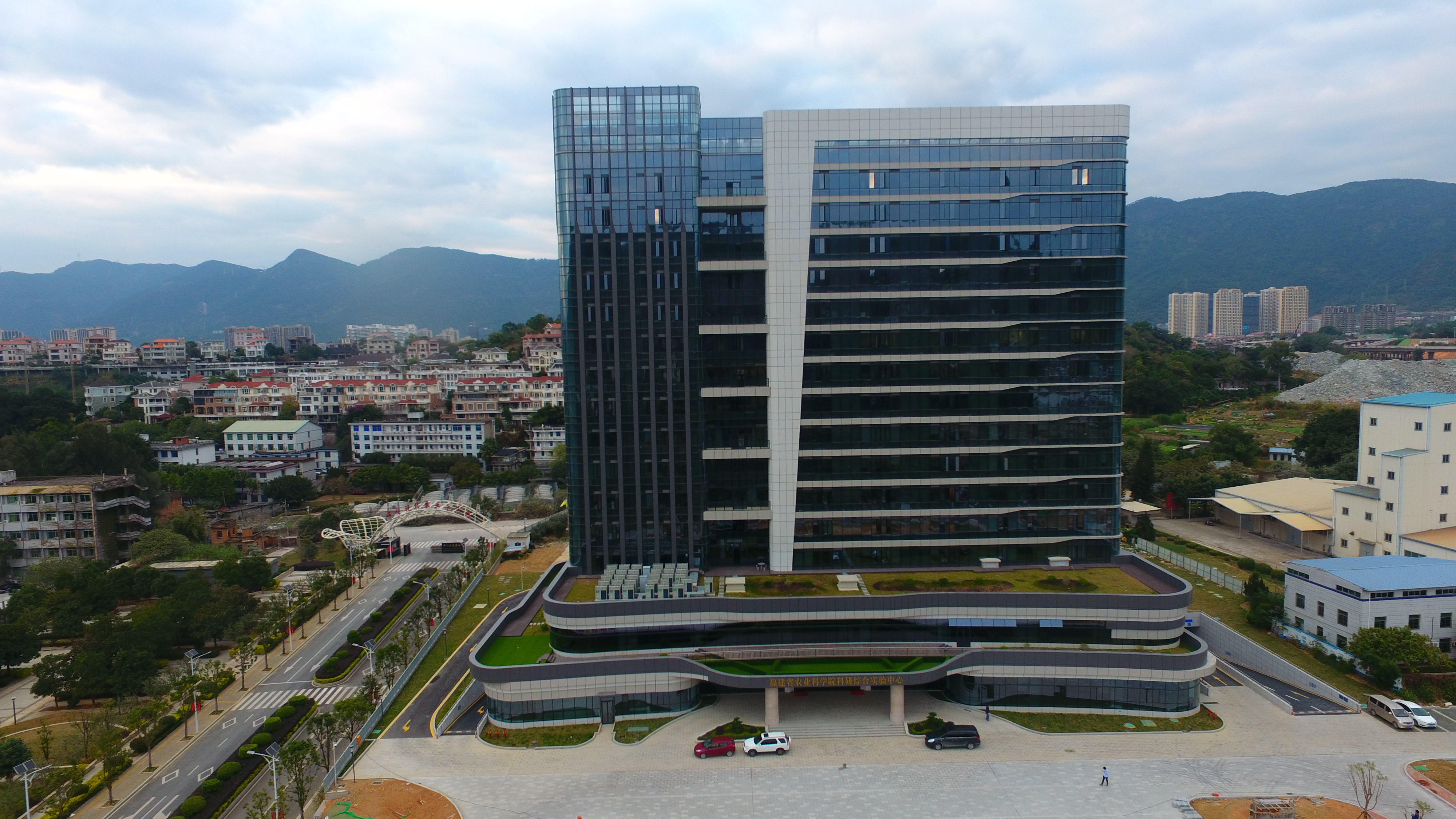 福建省农业科学院科研综合尝试中心.JPG